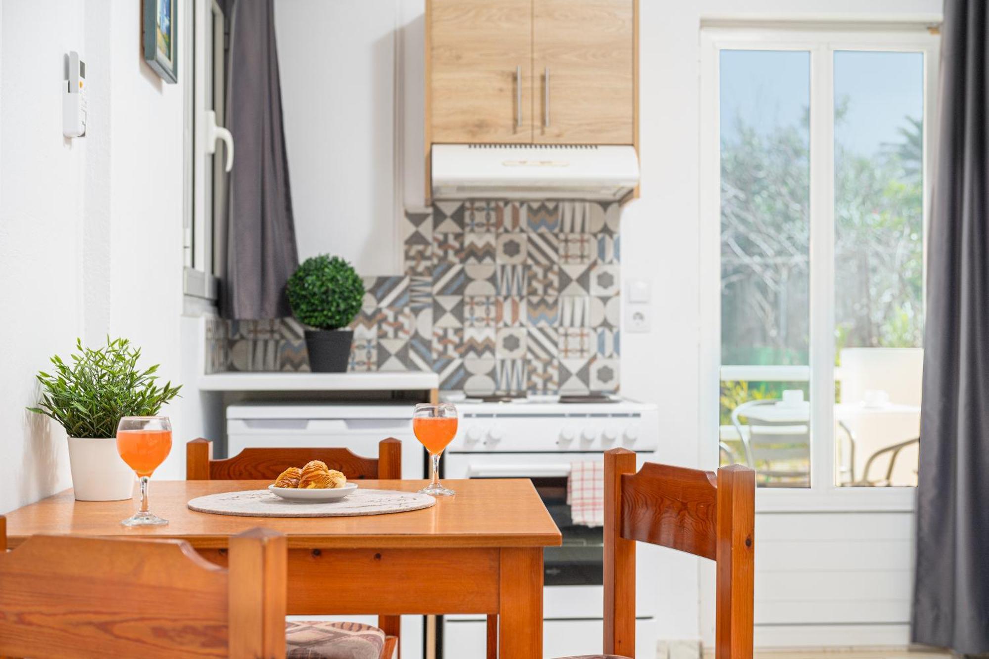 Mylos Apartments Anissaras Херсониссос Экстерьер фото